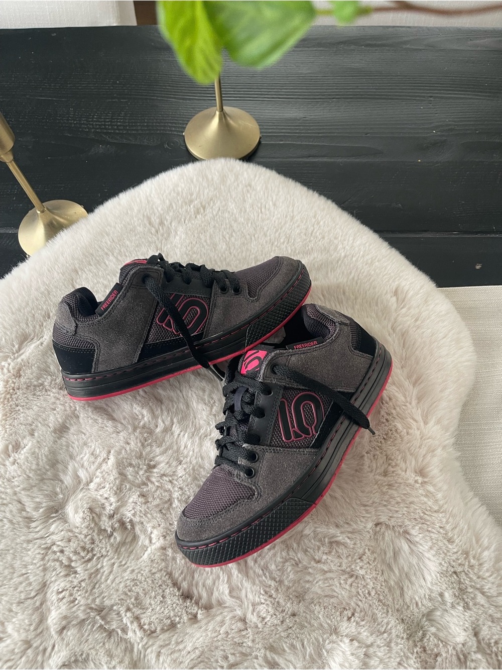 Adidas five ten shoes womens sz 6.5
